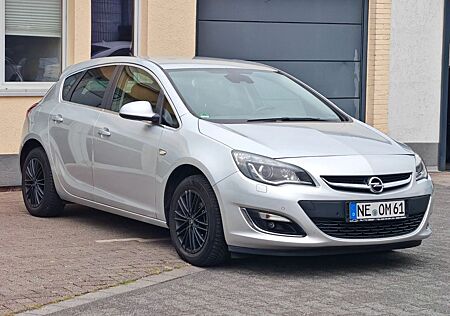 Opel Astra J Lim. 5-trg. Exklusiv/Navi/T-Leder/Xenon/