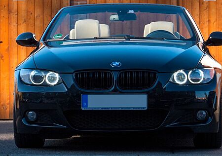 BMW 320i Cabrio M-PAKET LEDER XENON NAVI AUTOMATIK