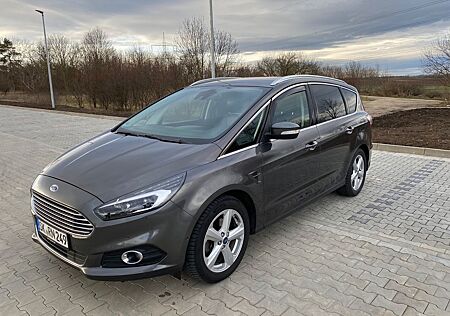 Ford S-Max 2,0 TDCi 132kW Vig. PwrShift Ahk Led 7Stz