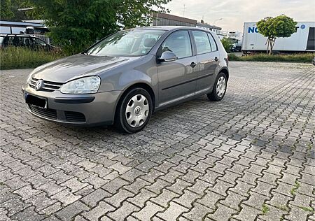 VW Golf Volkswagen 1.6 Automatik Comfortline