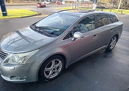 Toyota Avensis Combi Edition 2.2 D-4D Automatik Edition