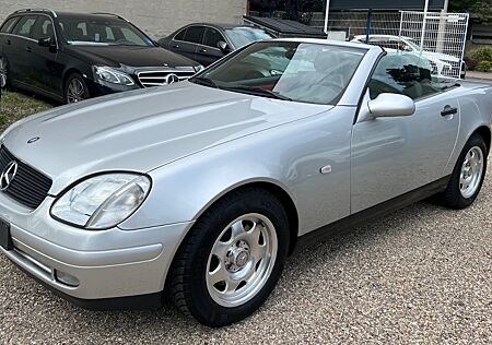 Mercedes-Benz SLK 200 CABRIO / LEDER / ALU / 1 - HAND *