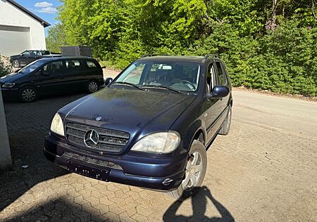 Mercedes-Benz ML 430 - US Model