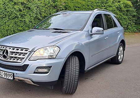 Mercedes-Benz ML 300 CDI BlueEfficiency 4Matic