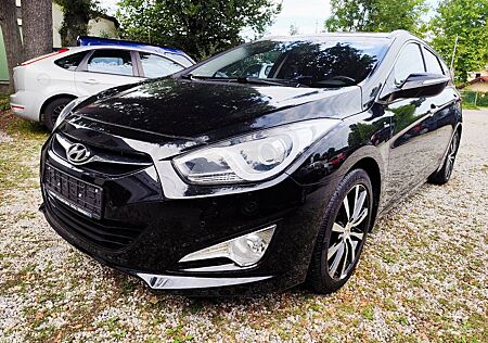 Hyundai i40 cw Style 1.7 crdi Automatik 93000km