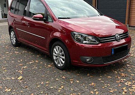 VW Touran Volkswagen 1.6 TDI Highline BlueMotion Technolog...