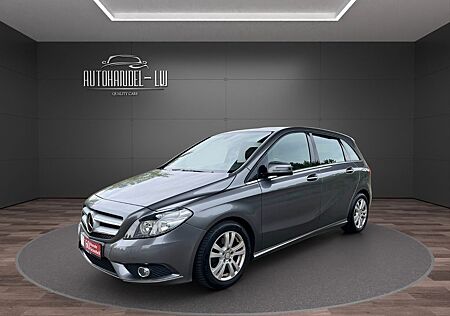 Mercedes-Benz B 180 /NAVI/LEDER/STOFF/SHZ/EURO6