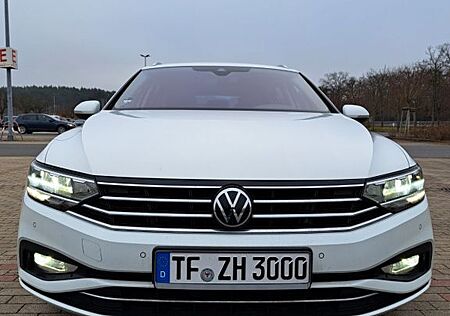 VW Passat Variant Volkswagen 2.0 TDI SCR DSG Variant -