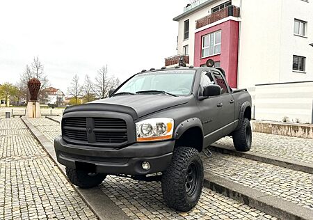 Dodge RAM 5.7 Hemi V8 Monster 4X4 TÜV/Neu Top Zustand