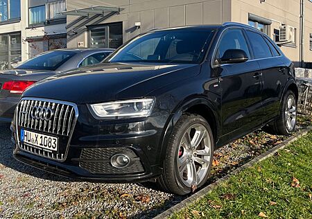 Audi Q3 S tronic quattro 1 Hand