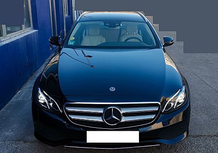 Mercedes-Benz E 220 E 220d AUTOMATIK Head Up+TÜV NEU+1.Hand+WideSCR
