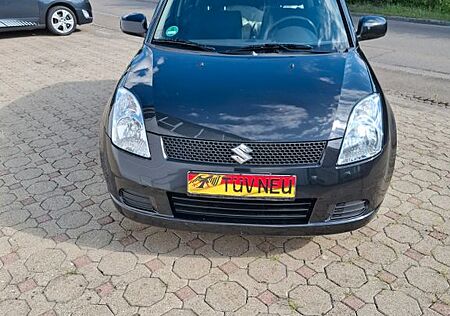 Suzuki Swift Lim. Black and White