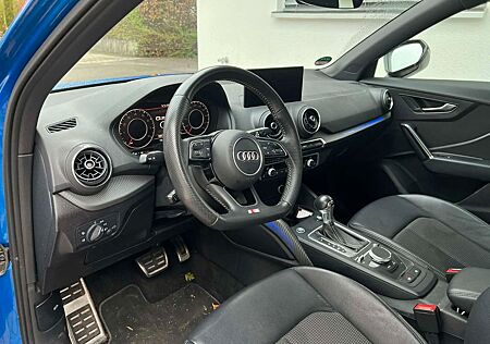 Audi Q2 40 TFSI S tronic quattro sport sport