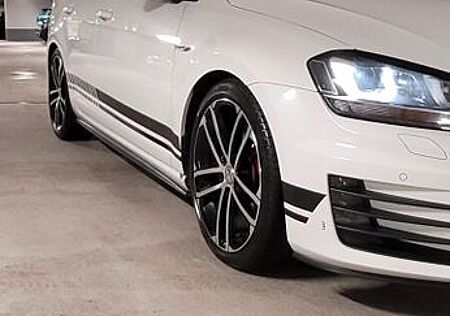 VW Golf Volkswagen 2.0 TDI DSG BMT GTD Variant GTD