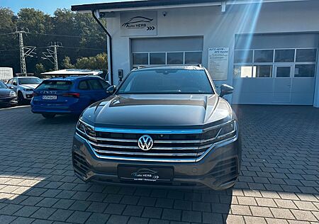 VW Touareg Volkswagen 3.0 V6 TDI 4MOTION +Nacht Sicht+Luftfa.+