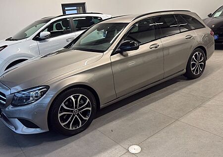 Mercedes-Benz C 220 d T AVANTGARDE NAVI LED CAM