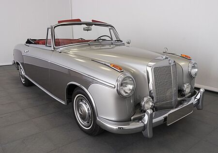 Mercedes-Benz 220 SE/Cabrio/Matching Number/ClassicData 1/Pont