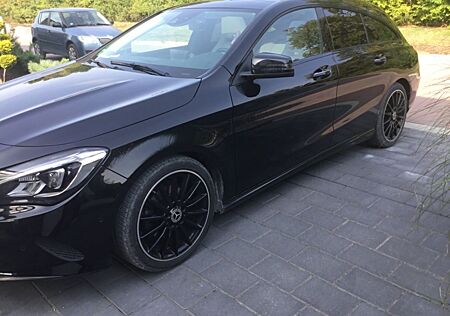 Mercedes-Benz CLA 180 Shooting Brake Urban Rückfahrkamera AHK