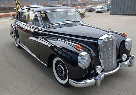 Mercedes-Benz 300 Adenauer