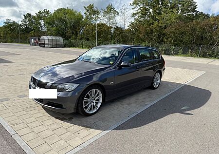 BMW 325i touring/Automatik/Pano/ + Dachbox
