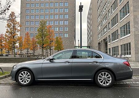 Mercedes-Benz E 200 Unfallfrei, scheckheftgepflegt