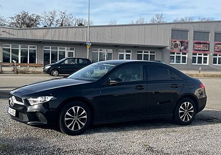 Mercedes-Benz A 160 d - Limousine