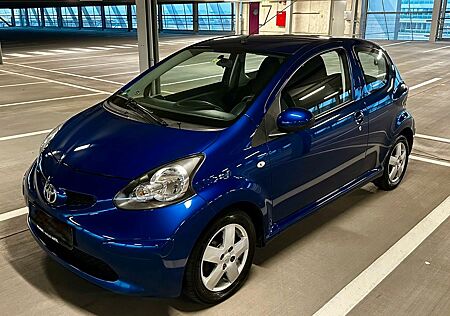 Toyota Aygo (X) Aygo (X) 1,0 Blue