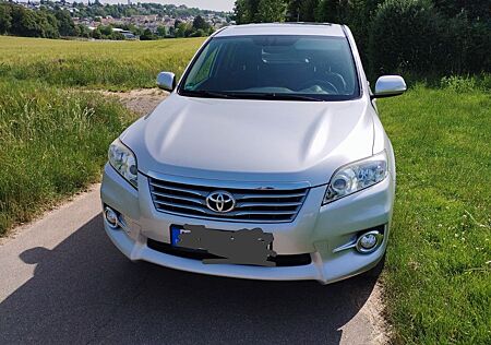 Toyota RAV 4 2,2-l-D-4D 4x4 Life Automatik Life