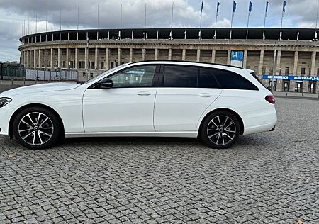 Mercedes-Benz E 200 d T Autom. - 9 G