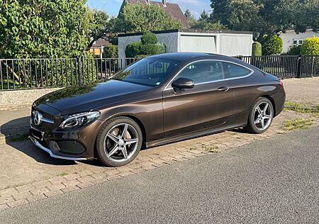 Mercedes-Benz C 200 Coupe, AMG Line, Top-Zustand