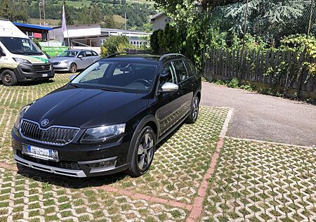 Skoda Octavia 2.0 TDI DSG 4x4 Scout Combi Scout