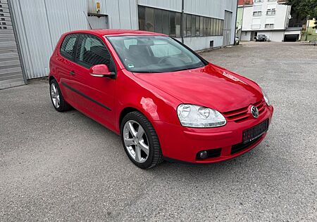 VW Golf Volkswagen V Lim. Trendline1.6 Automatik / Klimaanlag