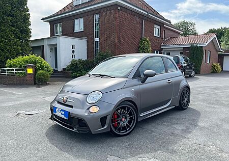 Abarth 695 Biposto/Akrapovic/Carbon/18-Zoll