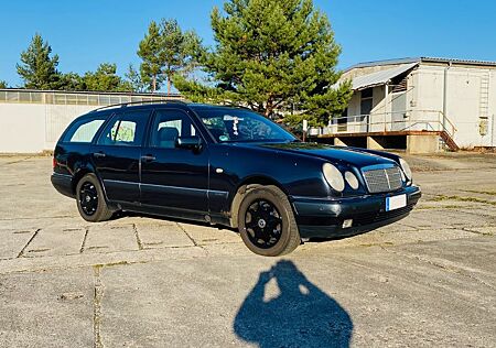 Mercedes-Benz E 200 T Elegance