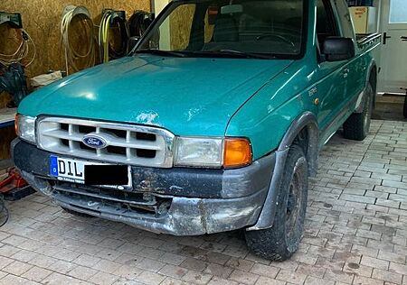 Ford Ranger Extra Cab Pick-up 4x4 Geländewagen
