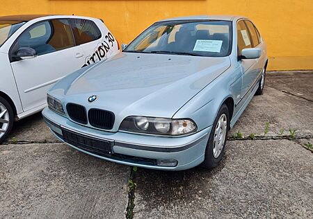 BMW 523i