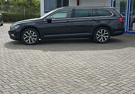 VW Passat Variant Volkswagen Business ACC LED AHK Navi