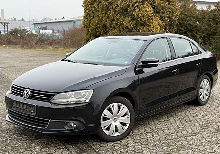 VW Jetta Volkswagen * AUTOMATIK * LEDER * AHK * LPG + BENZIN *