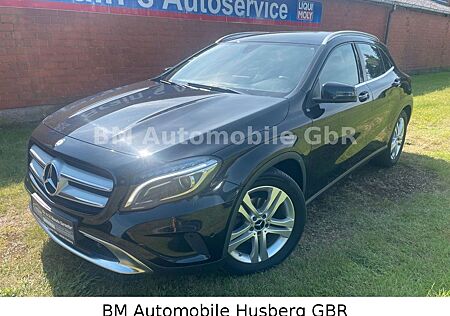 Mercedes-Benz GLA 200 - Bi-Xenon- SHZ- AHK-PDC-Som/Wint.Reifen