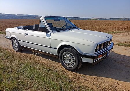 BMW 325i Cabrio, VOR Facelift 1987, 2.5l