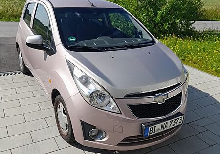 Chevrolet Spark Charmanter Stadtflitzer - 1.0 LS