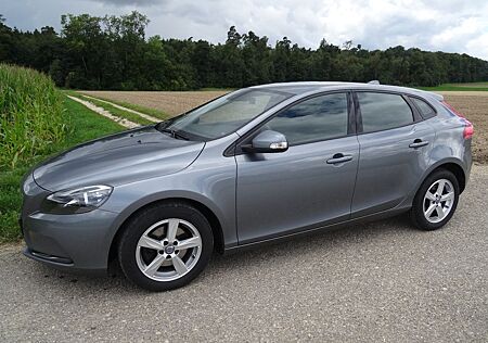 Volvo V40 D2 LINJE YOU! LINJE YOU!
