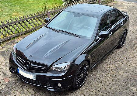Mercedes-Benz C 63 AMG Motor und Fahrwerk überholt! Scheckheft MB!