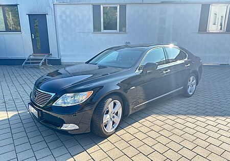 Lexus LS 460
