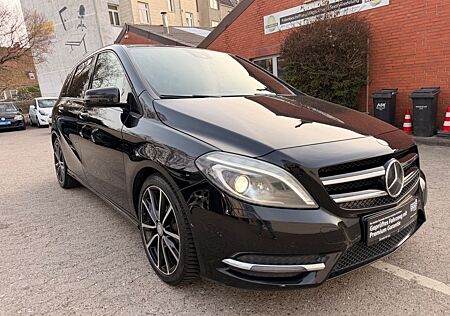 Mercedes-Benz B 200 Sport-Paket'Panorama'LED'Automatik'1.Hand'
