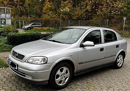 Opel Astra 1.6 -