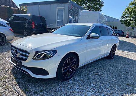 Mercedes-Benz E 220 T-Modell d Avantgarde*KAM*LED*TEILLEDER
