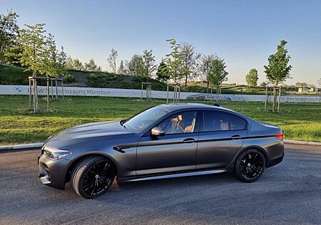 BMW M5 xDrive A
