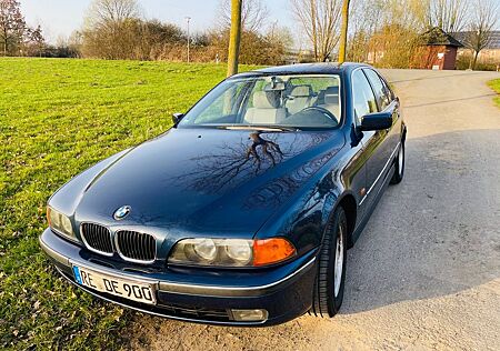 BMW 523i