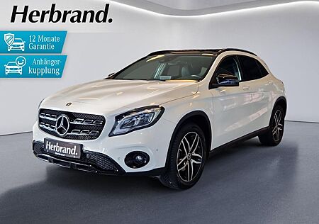Mercedes-Benz GLA 220 4matic Urban Pano LED AHK Night